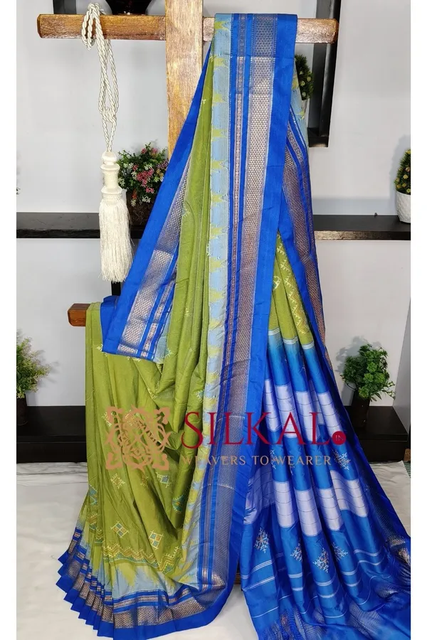 Ilkal_Kasuti_Tample_Border_Sarees__SKL03695