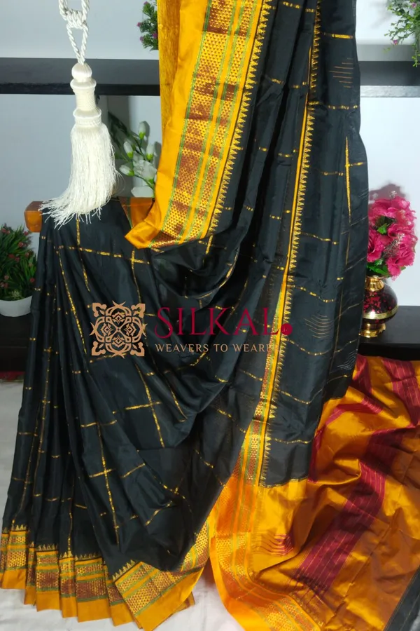 Ilkal_Mercerized_Sonamati_Cotton_Butta_Saree_Code-_SKL1113