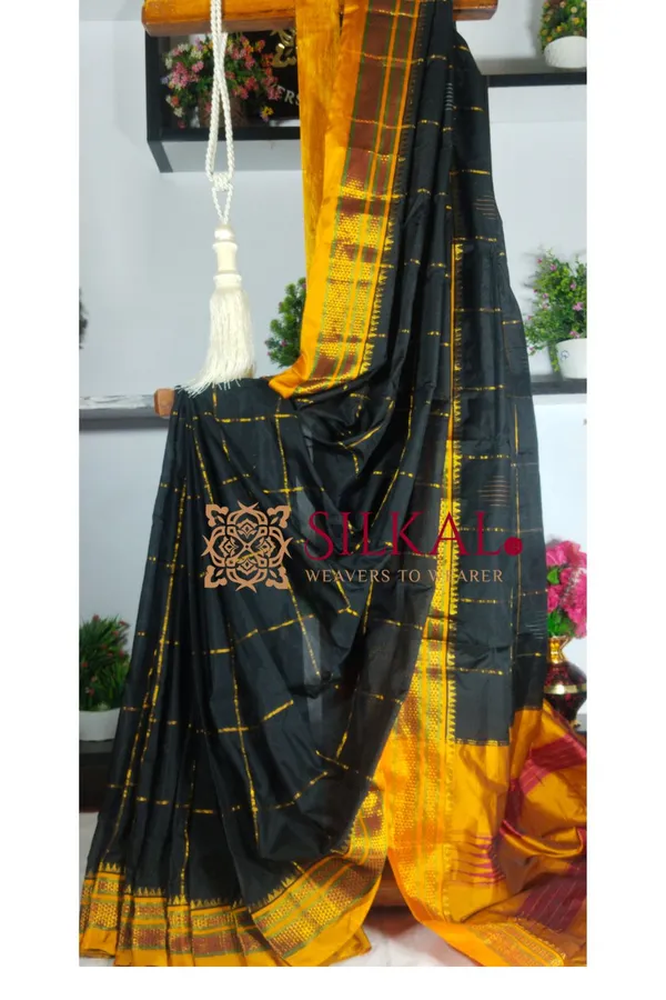 Ilkal_Mercerized_Sonamati_Cotton_Butta_Saree_Code-_SKL1113