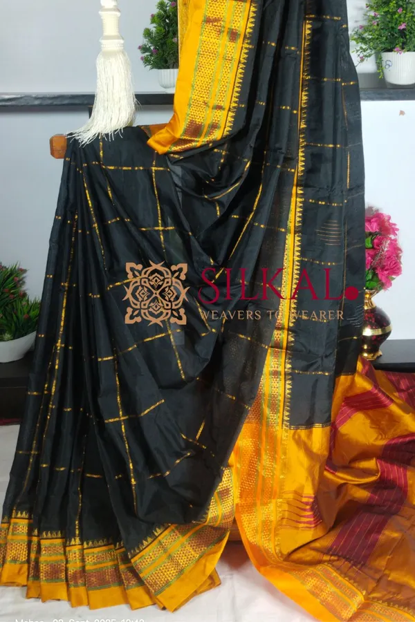 Ilkal_Mercerized_Sonamati_Cotton_Butta_Saree_Code-_SKL1113
