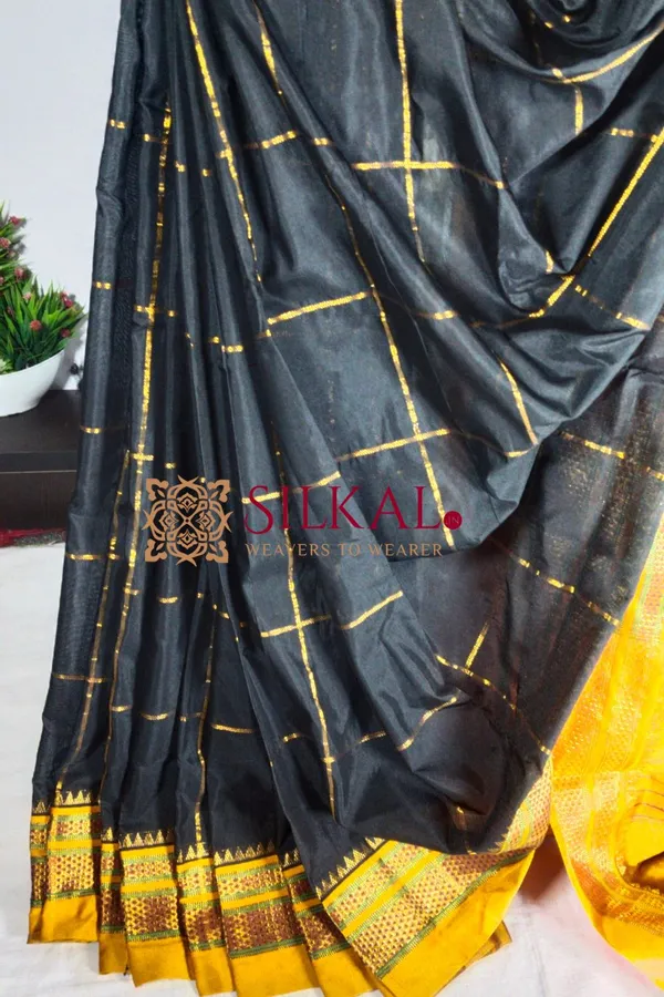 Ilkal_Mercerized_Sonamati_Cotton_Butta_Saree_Code-_SKL1113