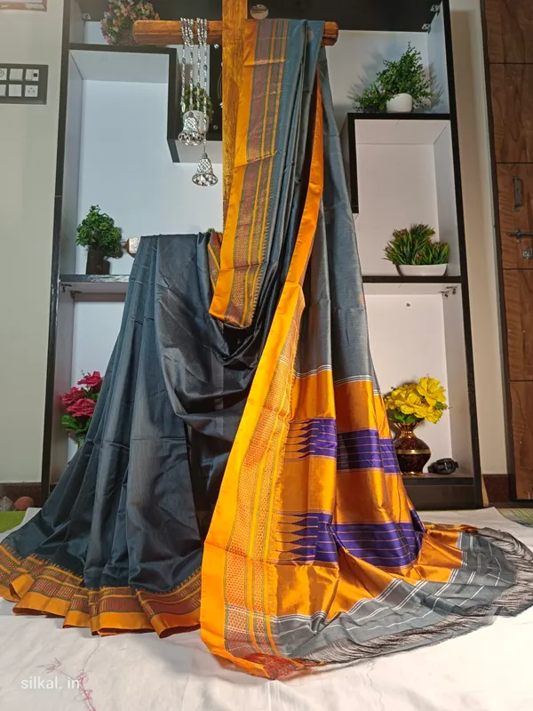 Ilkal_Mercerized_Sonamati_Cotton_Butta_Saree_Saree_Code-_SKL1732