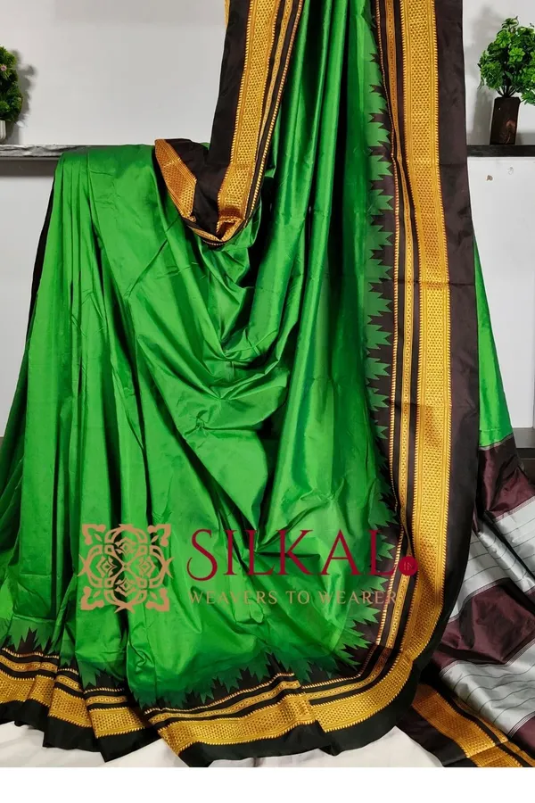 Ilkal_Poly_Cotton_Temple_Gadwal_Plain_Saree_SKL3026