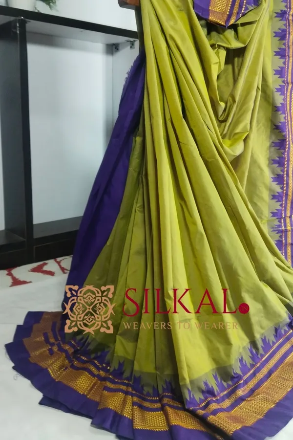 Ilkal_Poly_Cotton_Temple_Gadwal_Plain_Saree_SKL3027