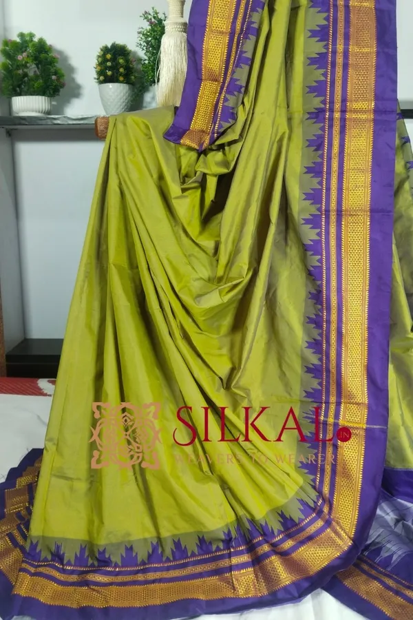 Ilkal_Poly_Cotton_Temple_Gadwal_Plain_Saree_SKL3027