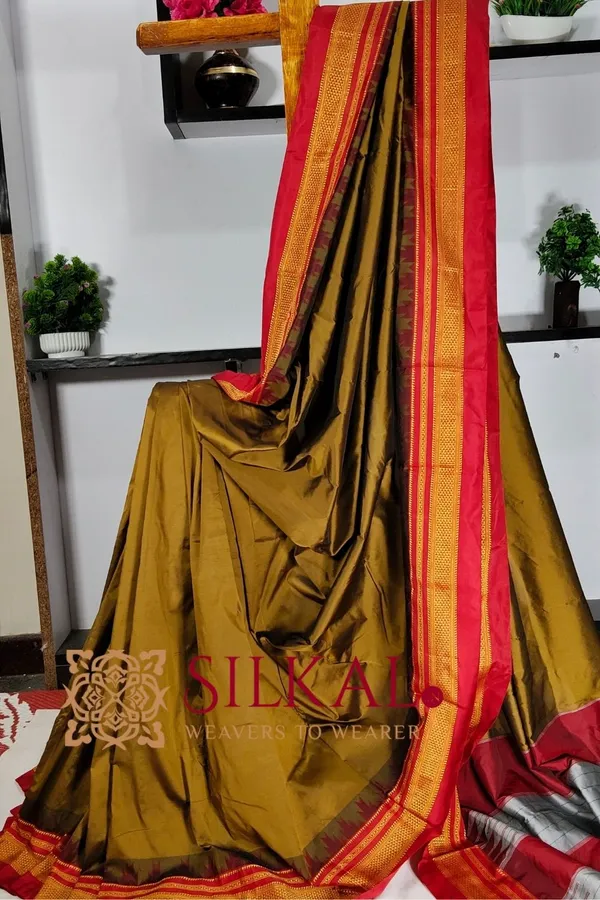 Ilkal_Poly_Cotton_Temple_Gadwal_Plain_Saree_SKL3037