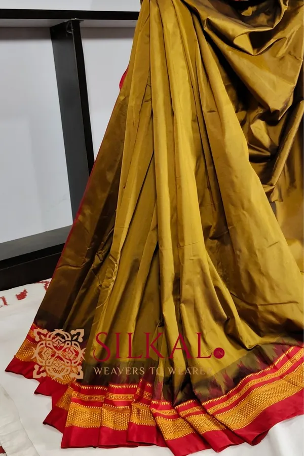 Ilkal_Poly_Cotton_Temple_Gadwal_Plain_Saree_SKL3037