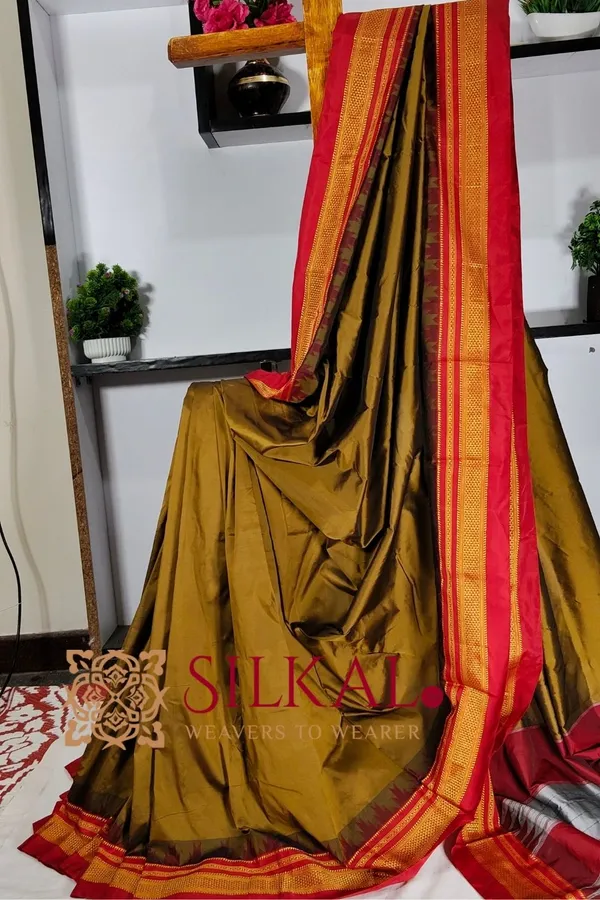 Ilkal_Poly_Cotton_Temple_Gadwal_Plain_Saree_SKL3037