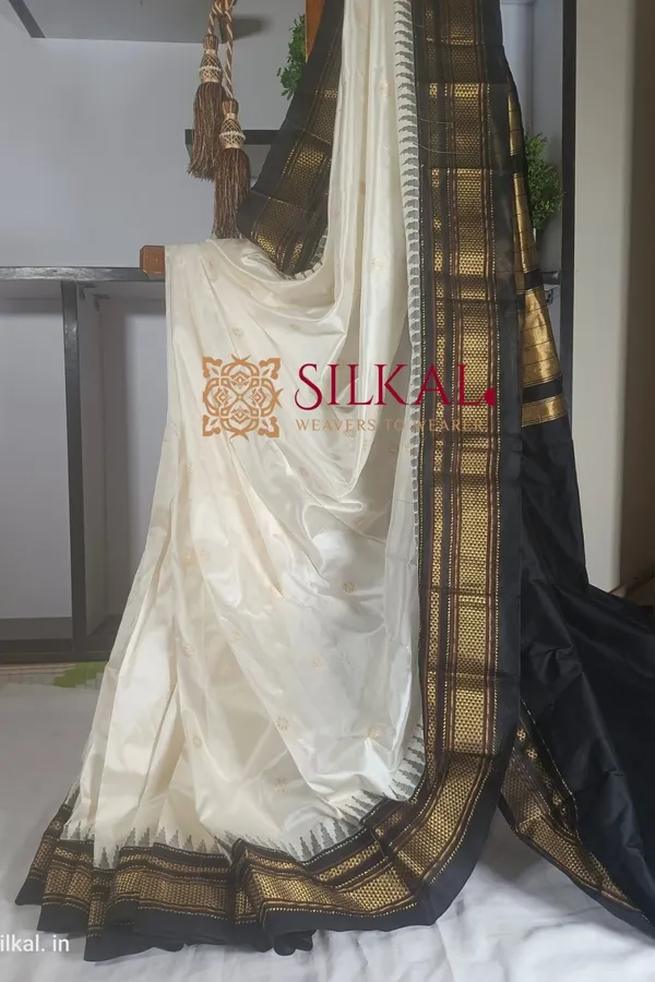 Ilkal_Pure_Silk_Butta_Saree_–_A_Royal_Handloom_Classic_Code-_SKL1469