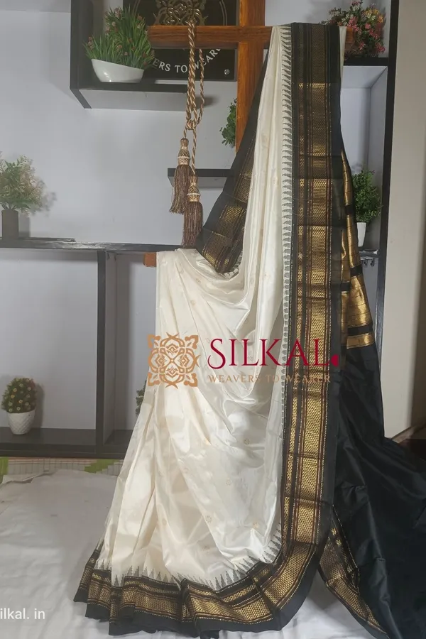 Ilkal_Pure_Silk_Butta_Saree_–_A_Royal_Handloom_Classic_Code-_SKL1469