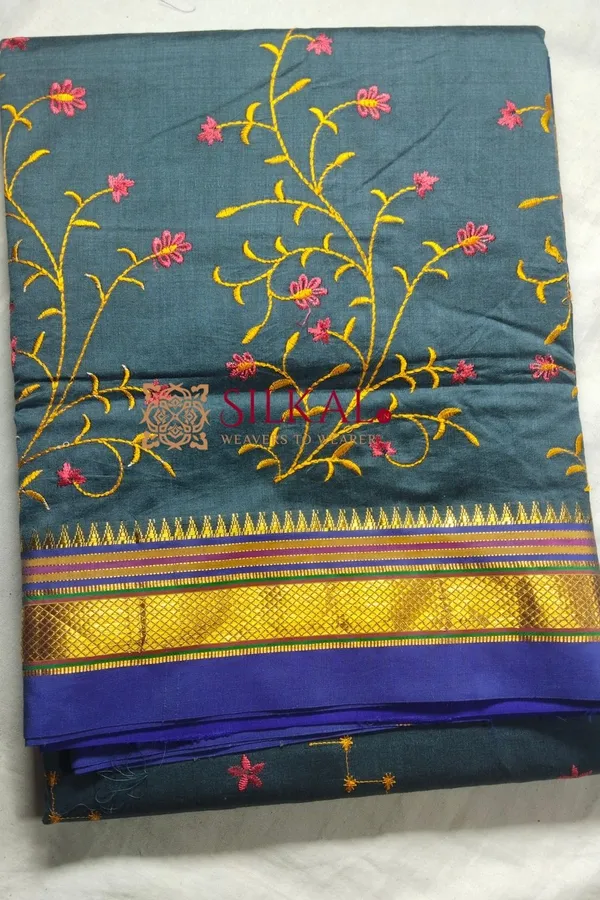 Ilkal_Semi_Silk_With_Kasuti_Saree_Saree_Code-_SKL1821