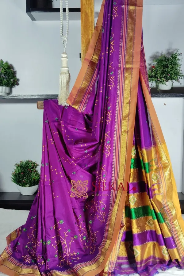 Ilkal_Semi_Silk_With_Kasuti_Saree_Code-_SKL1868