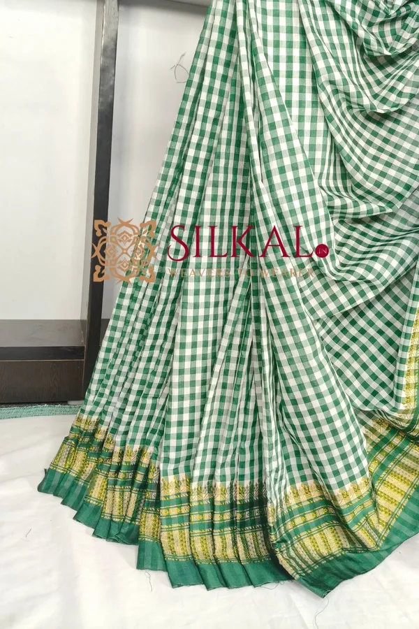 Ilkal_Small_Check_Cotton_Silk_Saree_Code-_SKL03573