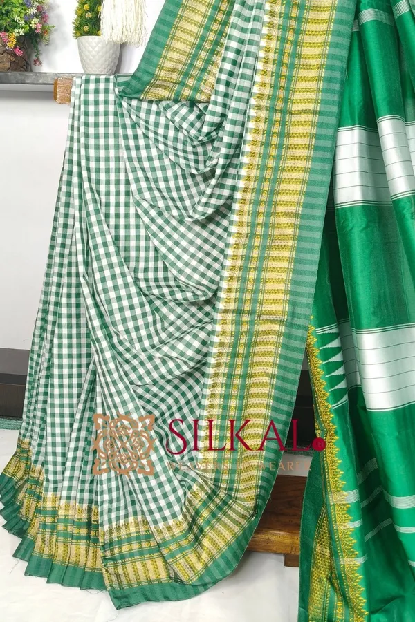 Ilkal_Small_Check_Cotton_Silk_Saree_Code-_SKL03573