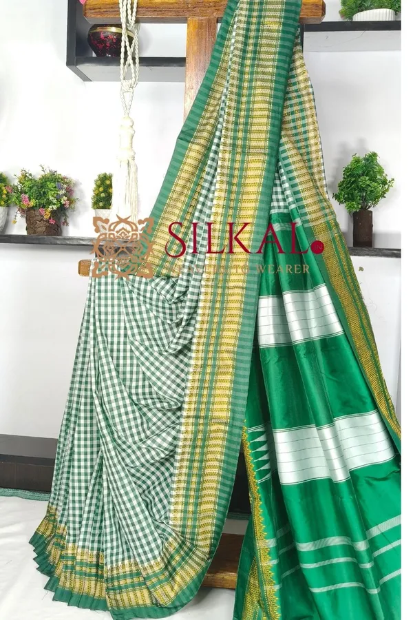 Ilkal_Small_Check_Cotton_Silk_Saree_Code-_SKL03573