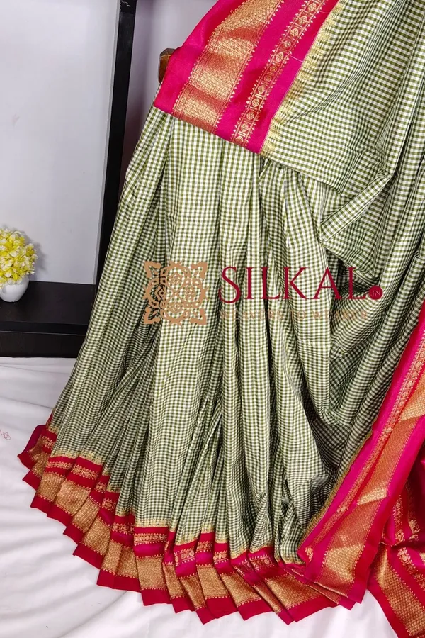 Ilkal_Small_Check_Cotton_Silk_Saree_SKL03979