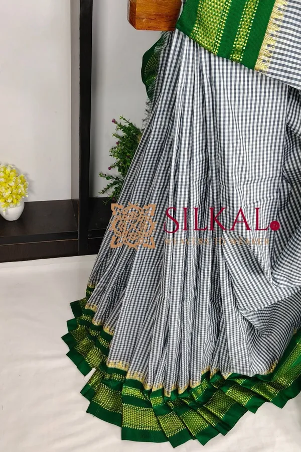 Ilkal_Small_Check_Cotton_Silk_Saree_SKL03990