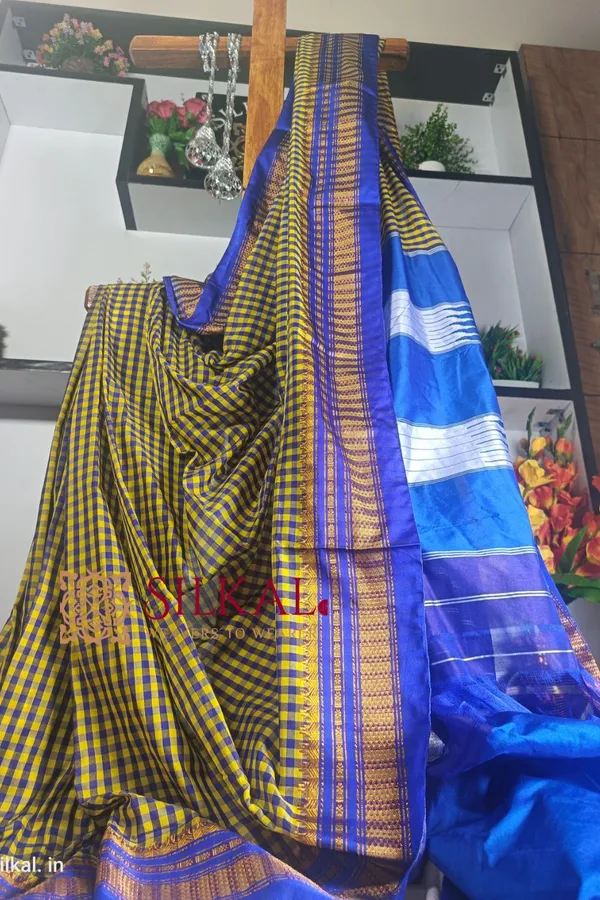Ilkal_Small_Check_Cotton_Silk_Saree_Code-_SKL1726