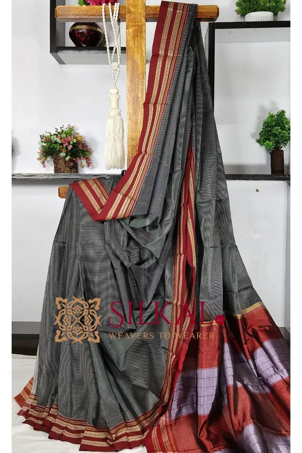 Ilkal_Viscose_Silk_Kaddi_Saree_With_Gomi_Border_Saree_Code-_SKL03515