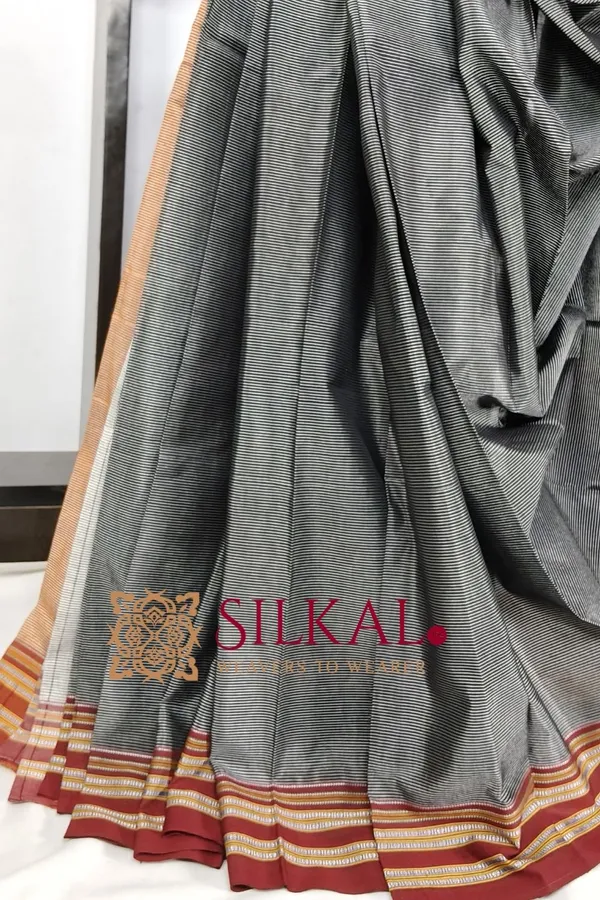 Ilkal_Viscose_Silk_Kaddi_Saree_With_Gomi_Border_Saree_Code-_SKL03515
