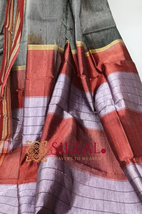 Ilkal_Viscose_Silk_Kaddi_Saree_With_Gomi_Border_Saree_Code-_SKL03515