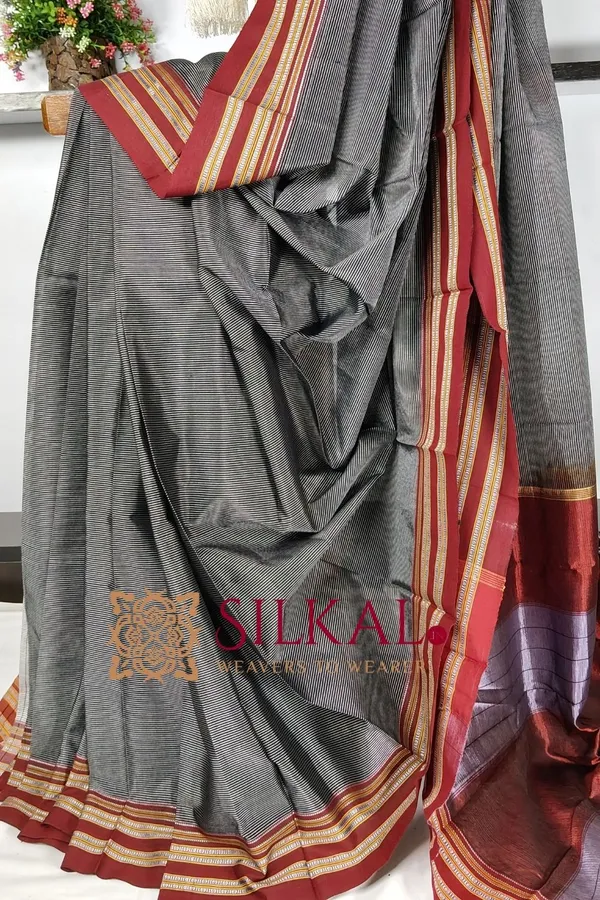 Ilkal_Viscose_Silk_Kaddi_Saree_With_Gomi_Border_Saree_Code-_SKL03515
