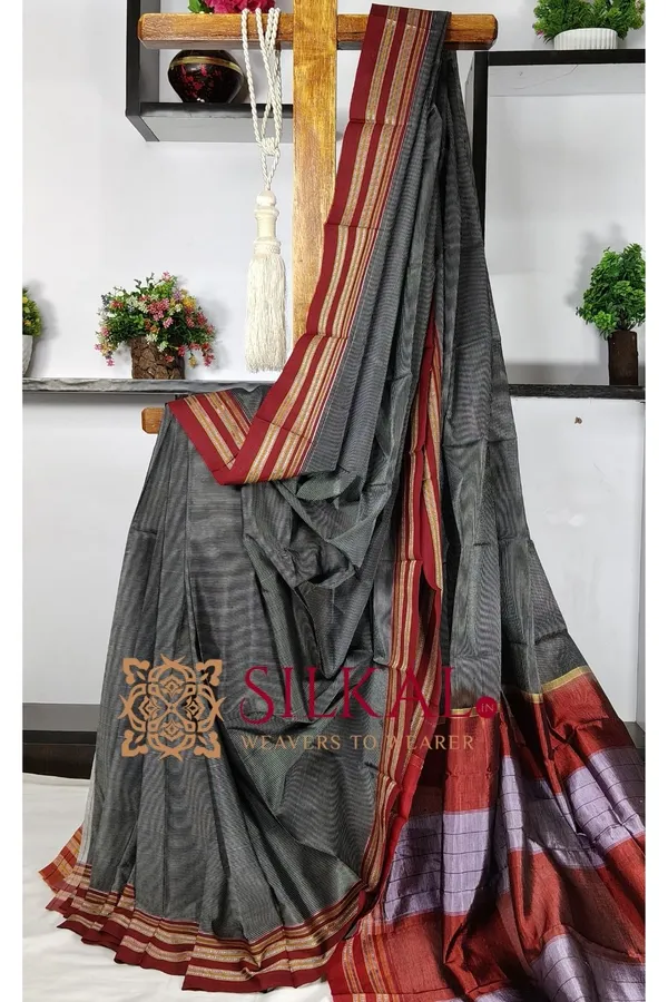 Ilkal_Viscose_Silk_Kaddi_Saree_With_Gomi_Border_Saree_Code-_SKL03515