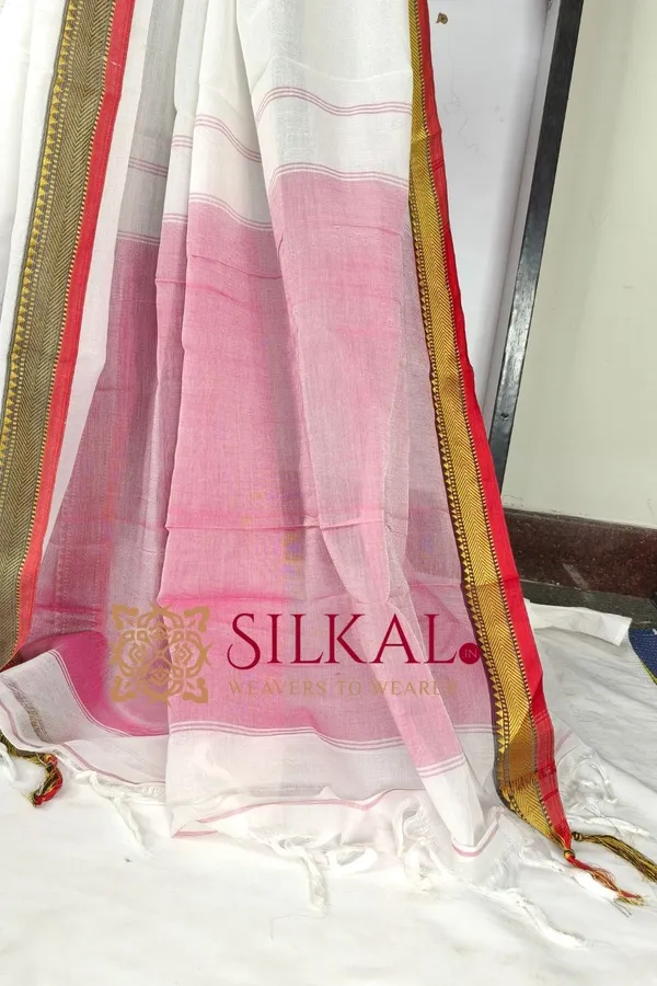 Narayan_Peth_Plain_Cotton_Saree_With_Patti_Pallu_SKL03583