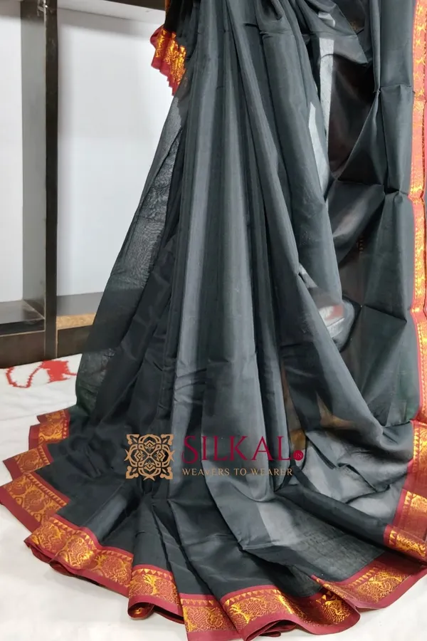 Narayan_Peth_Plain_Cotton_Saree_With_Patti_Pallu_SKL3116