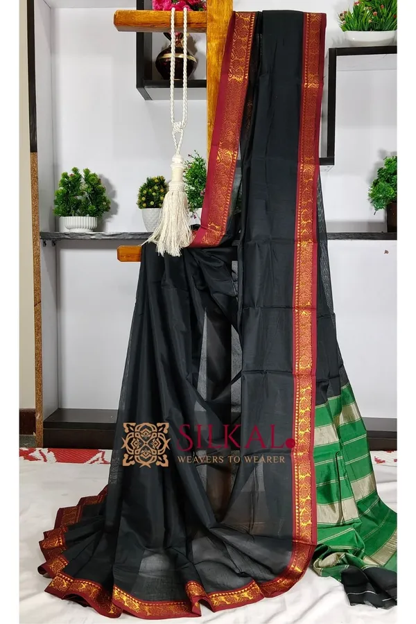 Narayan_Peth_Plain_Cotton_Saree_With_Patti_Pallu_SKL3116