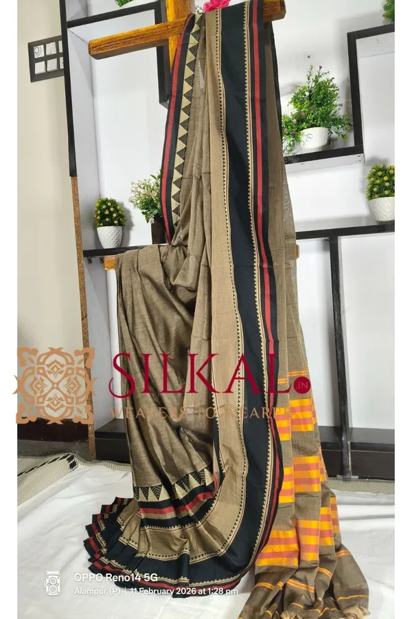 Narayan_Peth_Plain_Cotton_Saree_With_Patti_Pallu_Saree_Code-_SKL03271