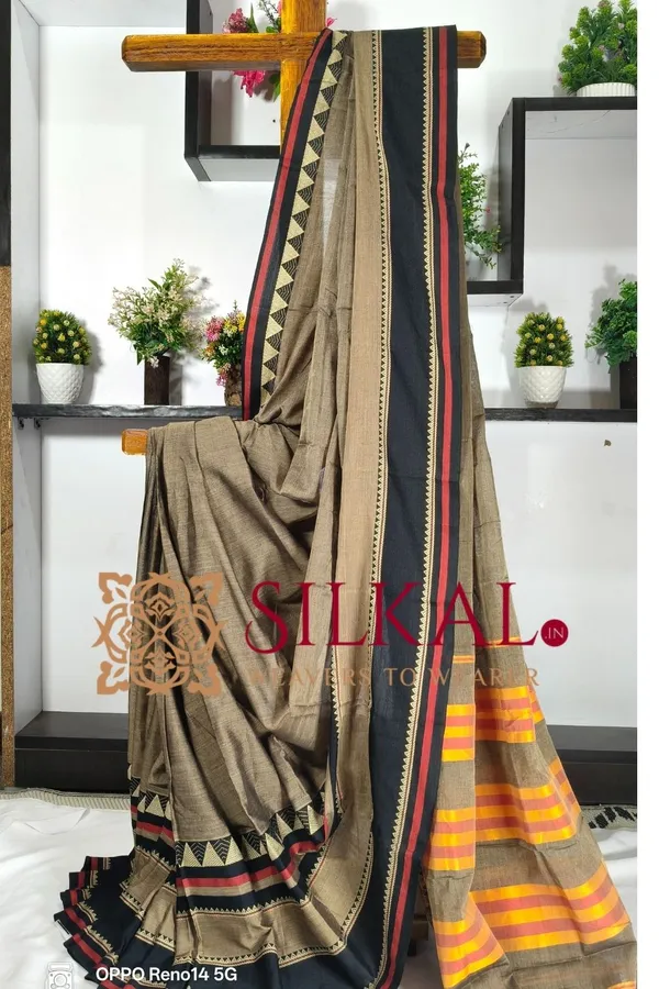 Narayan_Peth_Plain_Cotton_Saree_With_Patti_Pallu_Saree_Code-_SKL03271
