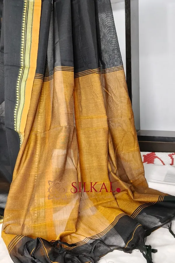 Narayan_Peth_Plain_Cotton_Saree_With_Patti_Pallu_Saree_Code-_SKL3123
