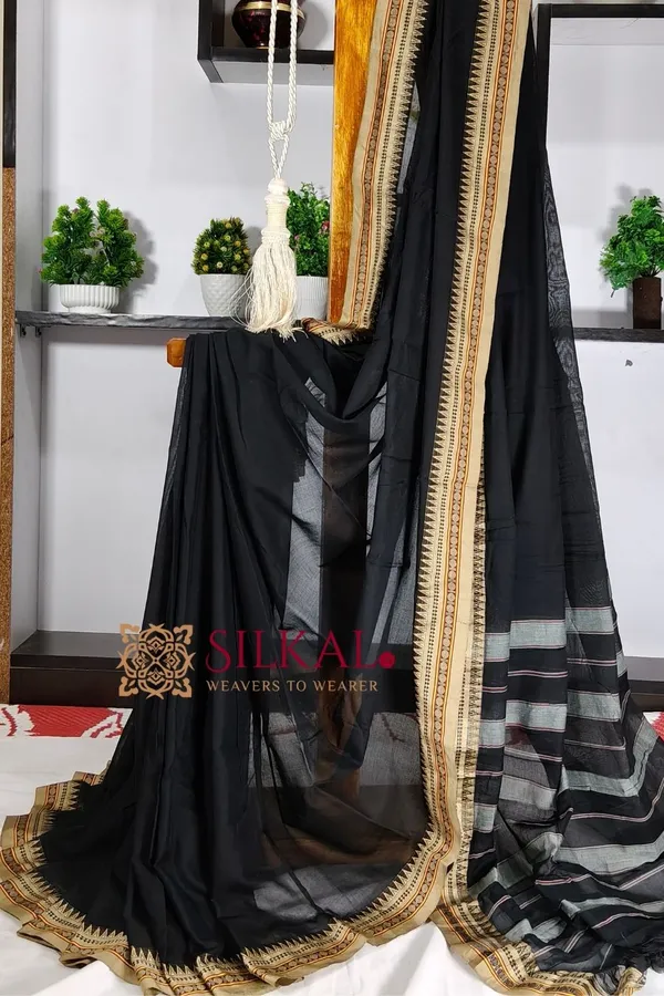Narayan_Peth_Plain_Cotton_Saree_With_Patti_Pallu_Saree_Code-_SKL3124