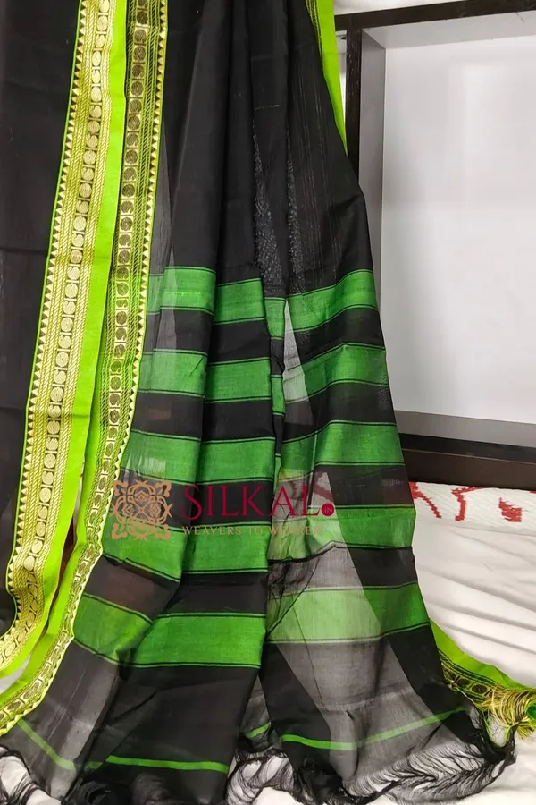 Narayan_Peth_Plain_Cotton_Saree_With_Patti_Pallu_Saree_Code-_SKL3131