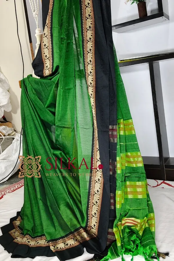 Narayan_Peth_Plain_Cotton_Saree_With_Patti_Pallu_Saree_Code-_SKL3137