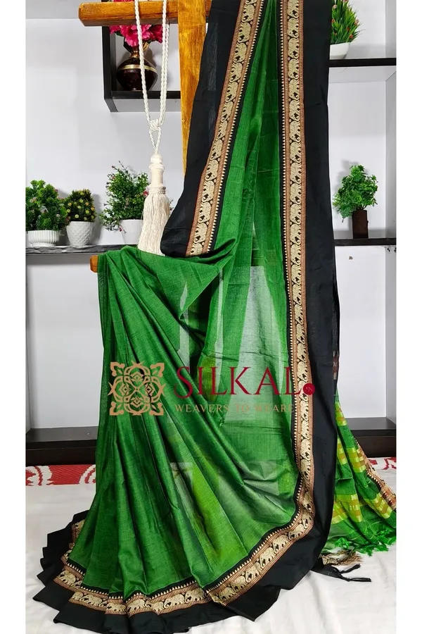 Narayan_Peth_Plain_Cotton_Saree_With_Patti_Pallu_Saree_Code-_SKL3137