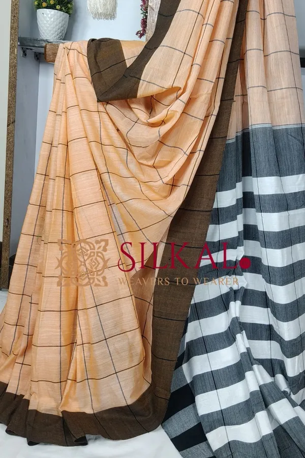 Patteda_Anchu_Checks_With_Plain_Border_Saree_Code-_SKL03464