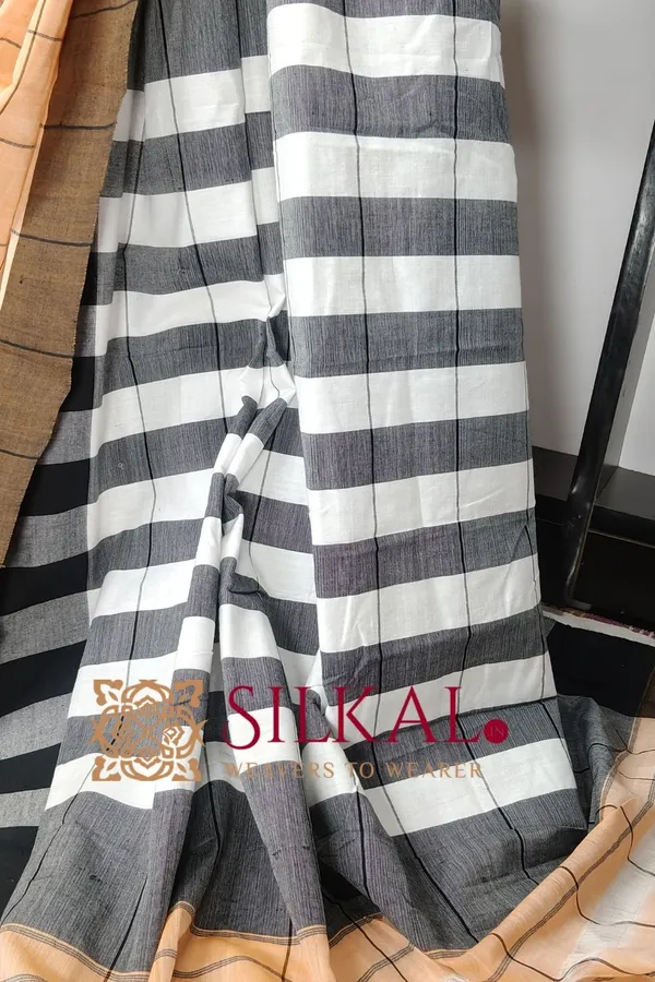 Patteda_Anchu_Checks_With_Plain_Border_Saree_Code-_SKL03464
