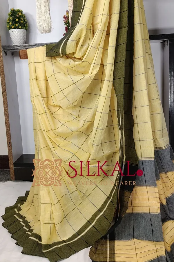 Patteda_Anchu_Checks_With_Plain_Border_Saree_Code-_SKL03463