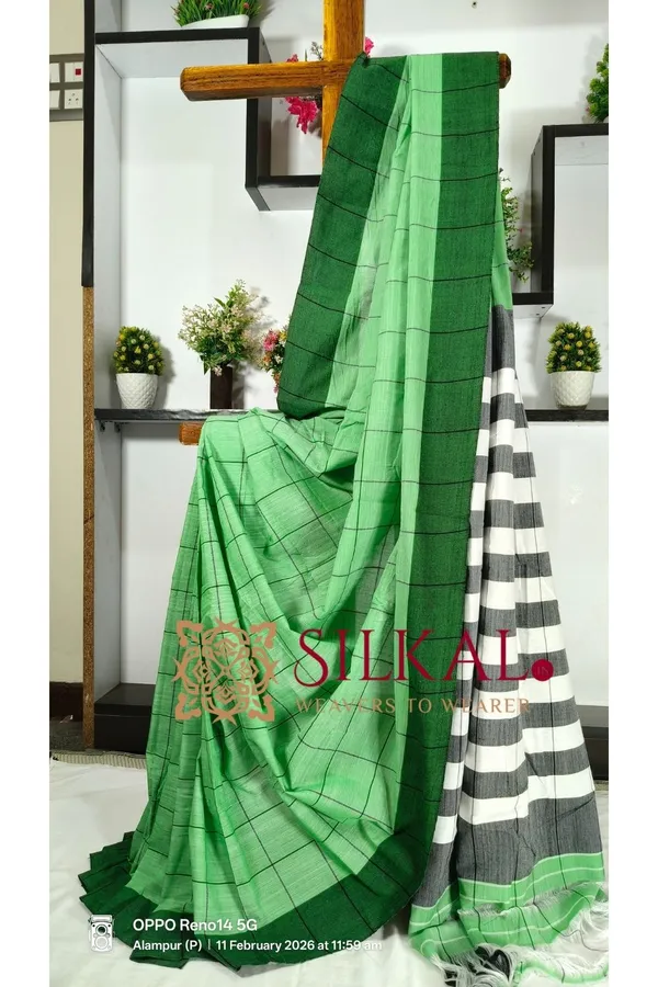 Patteda_Anchu_Checks_With_Plain_Border_Saree_Code-_SKL03301