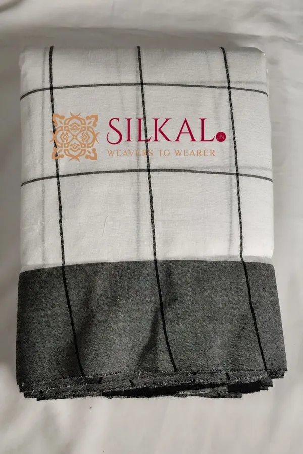 Patteda_Anchu_Checks_With_Plain_Border_Saree_Code-_SKL03302