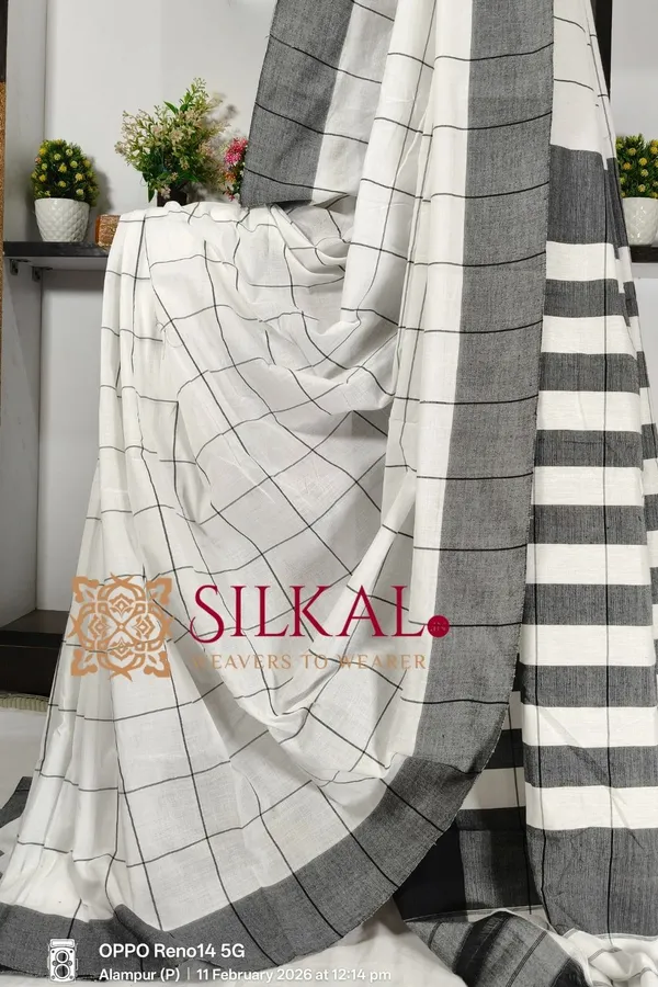 Patteda_Anchu_Checks_With_Plain_Border_Saree_Code-_SKL03302