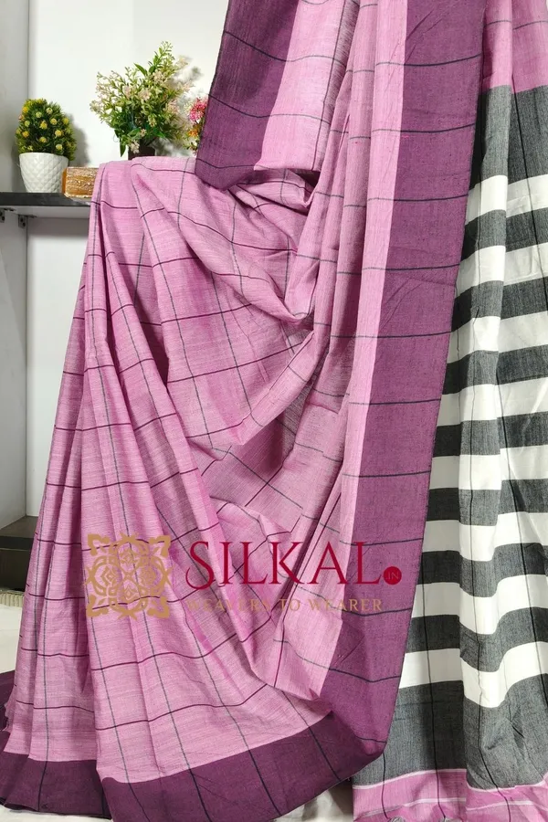 Patteda_Anchu_Checks_With_Plain_Border_Saree_Code-_SKL03303