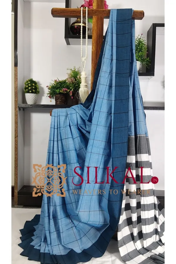 Patteda_Anchu_Checks_With_Plain_Border_Saree_Code-_SKL03346