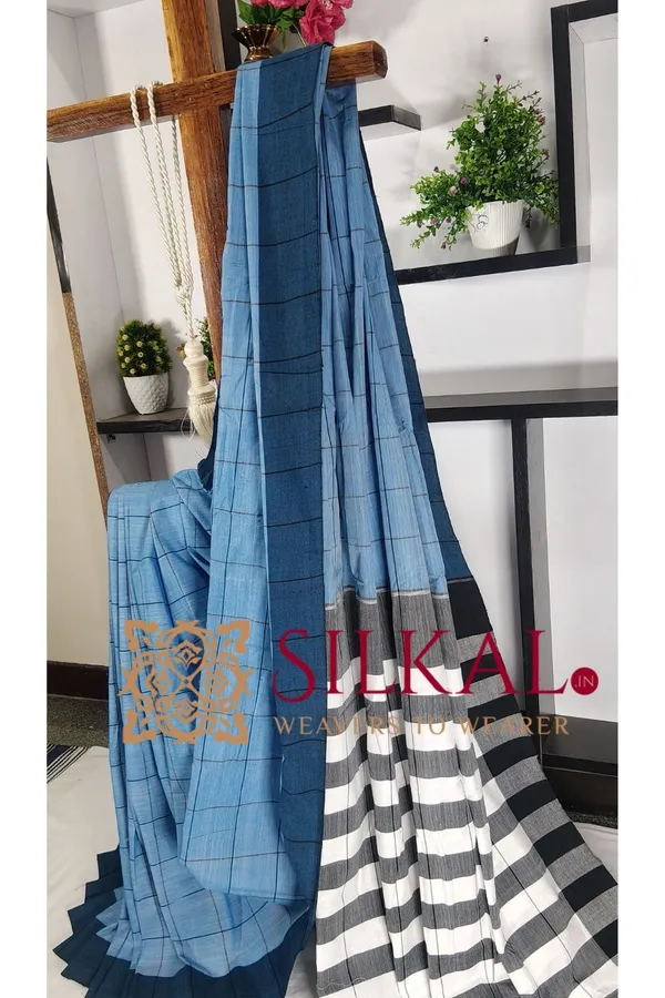 Patteda_Anchu_Checks_With_Plain_Border_Saree_Code-_SKL03346