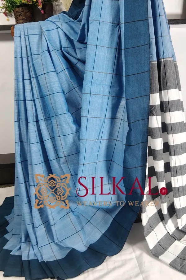 Patteda_Anchu_Checks_With_Plain_Border_Saree_Code-_SKL03346