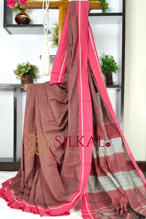 Patteda_Anchu_Checks_With_Plain_Border_Saree_Code-_SKL03578