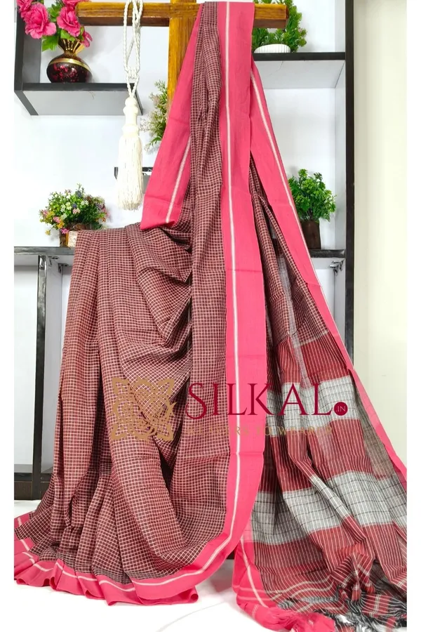 Patteda_Anchu_Checks_With_Plain_Border_Saree_Code-_SKL03578