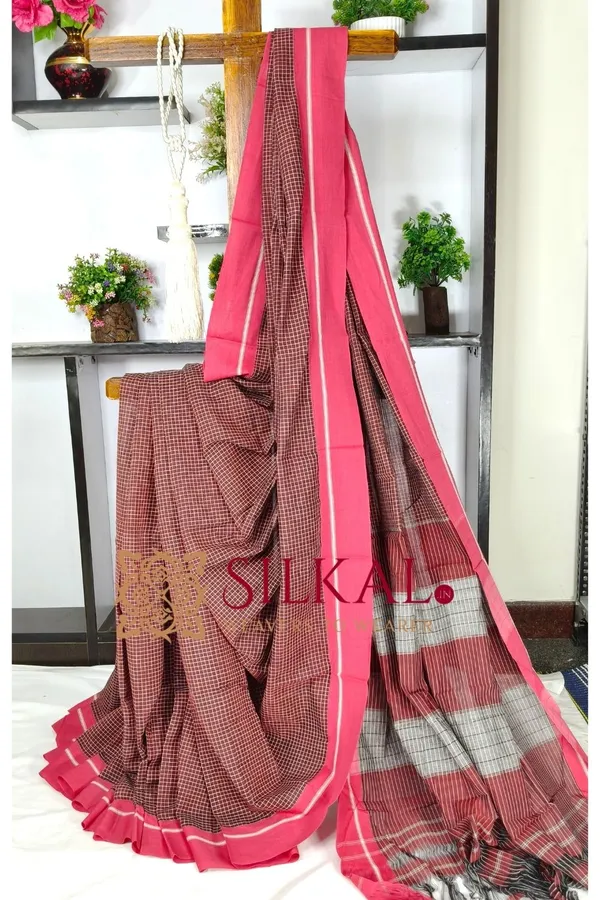 Patteda_Anchu_Checks_With_Plain_Border_Saree_Code-_SKL03578